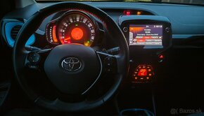 Toyota AYGO, benzín, automatická prevodovka, len 45976 km - 11