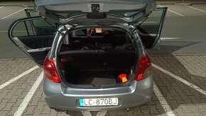 Toyota Yaris 1,0 b 5d - 11