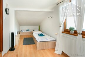 Zabehnutý apartmánový rodinný dom +wellness Banská Štiavnica - 11