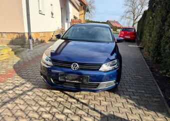 Volkswagen Jetta 1,2TSi /77kw serviska ,Tažné, benzín - 11