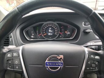 Volvo V40 Cross country - 11