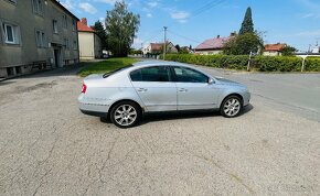 VW PASSAT B6 2,0 TDI 103 KW - 11