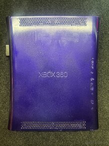 XBOX 360 + dva ovladače - 11