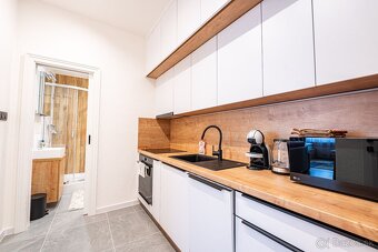 1 - izbový apartmán LISA  v staromeštianskom dome LISABETH R - 11