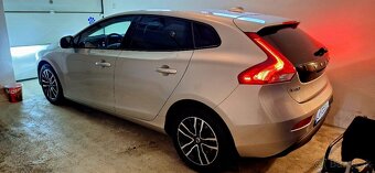 Volvo V40 - 11