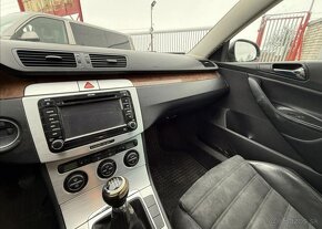 Volkswagen Passat 2,0 TDI 125kW HIGHLINE VARIANT nafta - 11