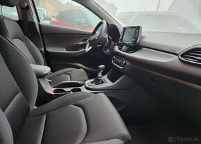 Hyundai i30 1.4-FASTBACK-KAMERA-ZÁRUKA - 11