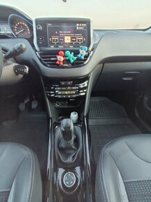 Peugeot 2008, 1.2 Puretech, 2018, Allure, Manual, Benzín - 11