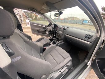 Volkswagen Golf 5 1.6 Hatchback - 11