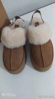 Dámske šľapky Ugg Funkette - 11