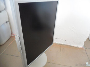 20"lcd Samsung sirokouhly 20e a 19"lcd NEC 4:3 15e - 11