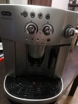 Kávovar DeLonghi + vákuovačka + krabica - 11