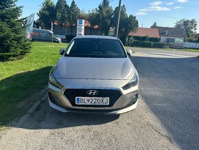 Hyundai i30 fastback - 11