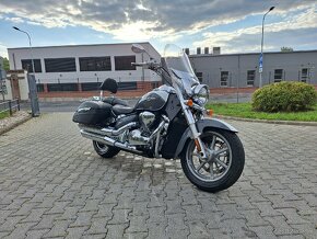 Suzuki Intruder - 11