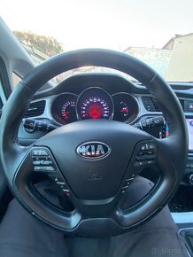 KIA Ceed - 11