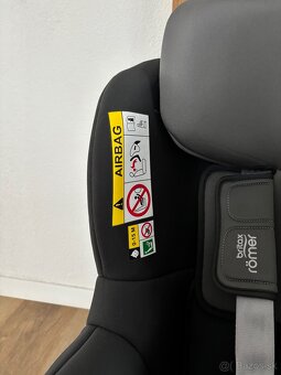 BRITAX RÖMER dualfix M-i SIZE, Otočná 360° - 11