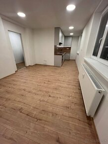 Na prenájom prerobený 2 izbový byt s balkónom Handlová - 11