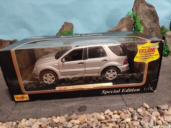 prodám model 1:18 mercedes benz ML55 amg - 11