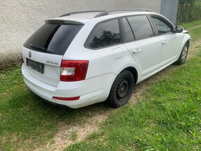 Predám havarovanu Š Octavia 1.2 tsi 63 kW benzin rv2014 . - 11