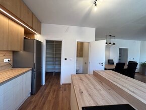 Luxusny dom na prenajom s predzahradkou 310 m² BA Vrakuna - 11