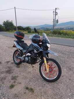 Aprilia Pegaso 650 Trail, cestovné enduro - 11