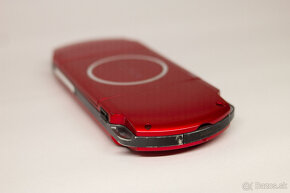 PSP 3000 radiant red - 11