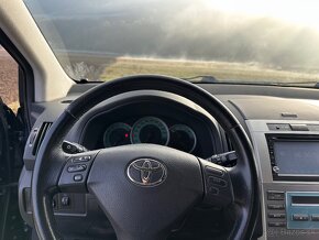 Toyota Corolla Verso - 11