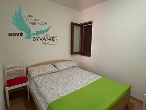 Na predaj apartmán so záhradou blízko mora v Chorvátsku - 11