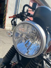 Triumph Street Twin 900 - 11