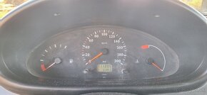 Nissan Micra 1,0 5MT - 11