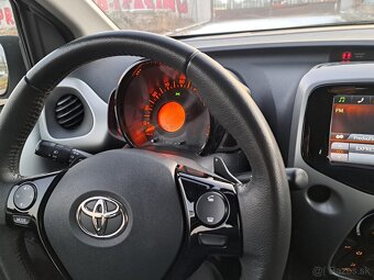 Toyota Aygo 1.0i (AUTOMAT) 66tis.km. rok 2014 - 11