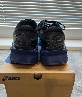 ASICS veľ. 49 Novablast 3 black/island blue - 11