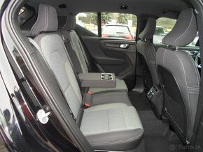 Volvo XC40 B3 Core 120kW 7st.automat,Digital Cockpit,navi,LE - 11