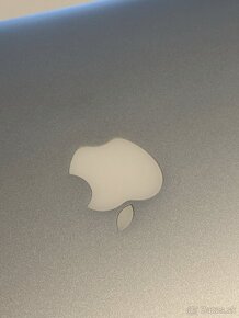 APPLE Macbook AIR (2017) A1466 - 11