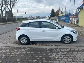 Hyundai i20 1.2i 16V Classic - 11