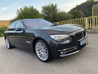 Predám BMW rad 7 740d xDrive 230kw / CIC / Šiber / Webasto - 11