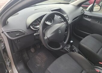 Peugeot 207 1,4 HDI 70 k Urban nafta manuál 50 kw - 11