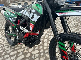 Enduro ASIX XT 97 300 vodou chladený + Štartér - 11