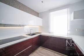 NEWCASTLE⏐PRENÁJOM - Luxusný penthouse na 6/6. poschodí - 11