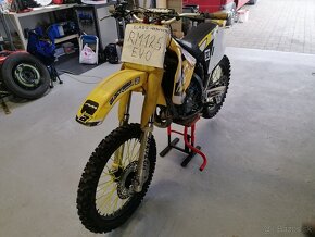 Suzuki RM 124 - 11