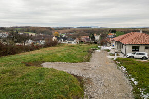 Ponúkam na predaj stavebný pozemok Veľké Bedzany 625 m2 - 11