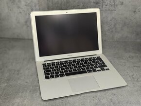 Apple Macbook Air 13 - Intel Core i5, 4GB RAM, 128GB SSD - 11