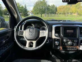 DODGE RAM 1500 5.7 HEMI V8 LARAMIE 8/2017 SERVISKA CARFAX - 11