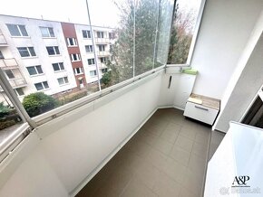 NA PRENÁJOM GARSÓNKA S LOGGIOU WIFI+TV, 26M2, HOLLÉHO UL., S - 11