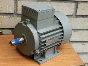 elektromotor přírubový 380V/1,5kw/1410ot./min - 11