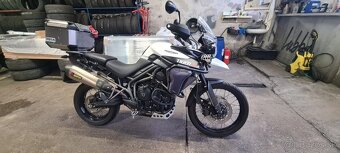 Triumph Tiger 800 XCA - 11