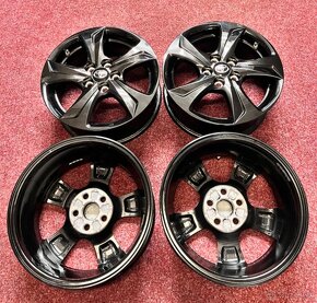 5x114,3 R15 Originál Toyota Yaris ze senzory 2022 - 11