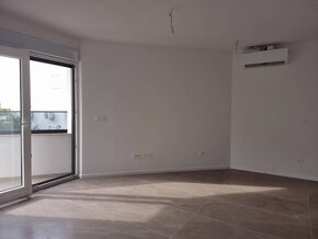 CHORVÁTSKO - Nové apartmány 40 m od mora - SRIMA - 11