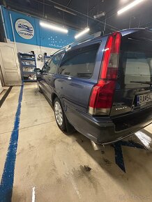 Volvo V70 2.4 D5 AT - 11