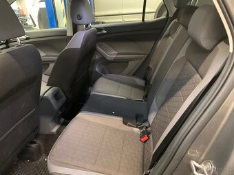 VW T-CROSS 110k automat po havarii - 11